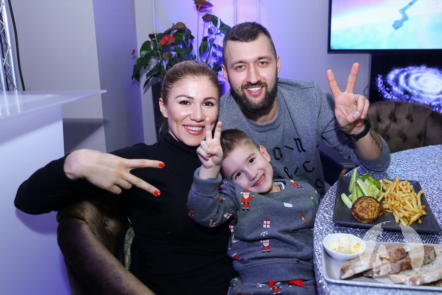 алена омаргалиева и тамерлан с сыном на space party 2018 фото