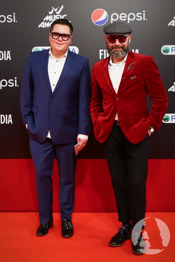 фото Серж Смолин и Серж Пайе на M1 Music Awards III Элемент 