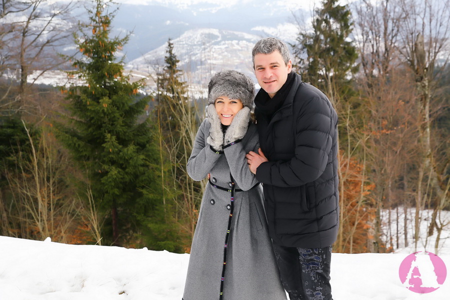Тоня Матвиенко и Арсен Мирзоян на Рождество в Карпатах фото